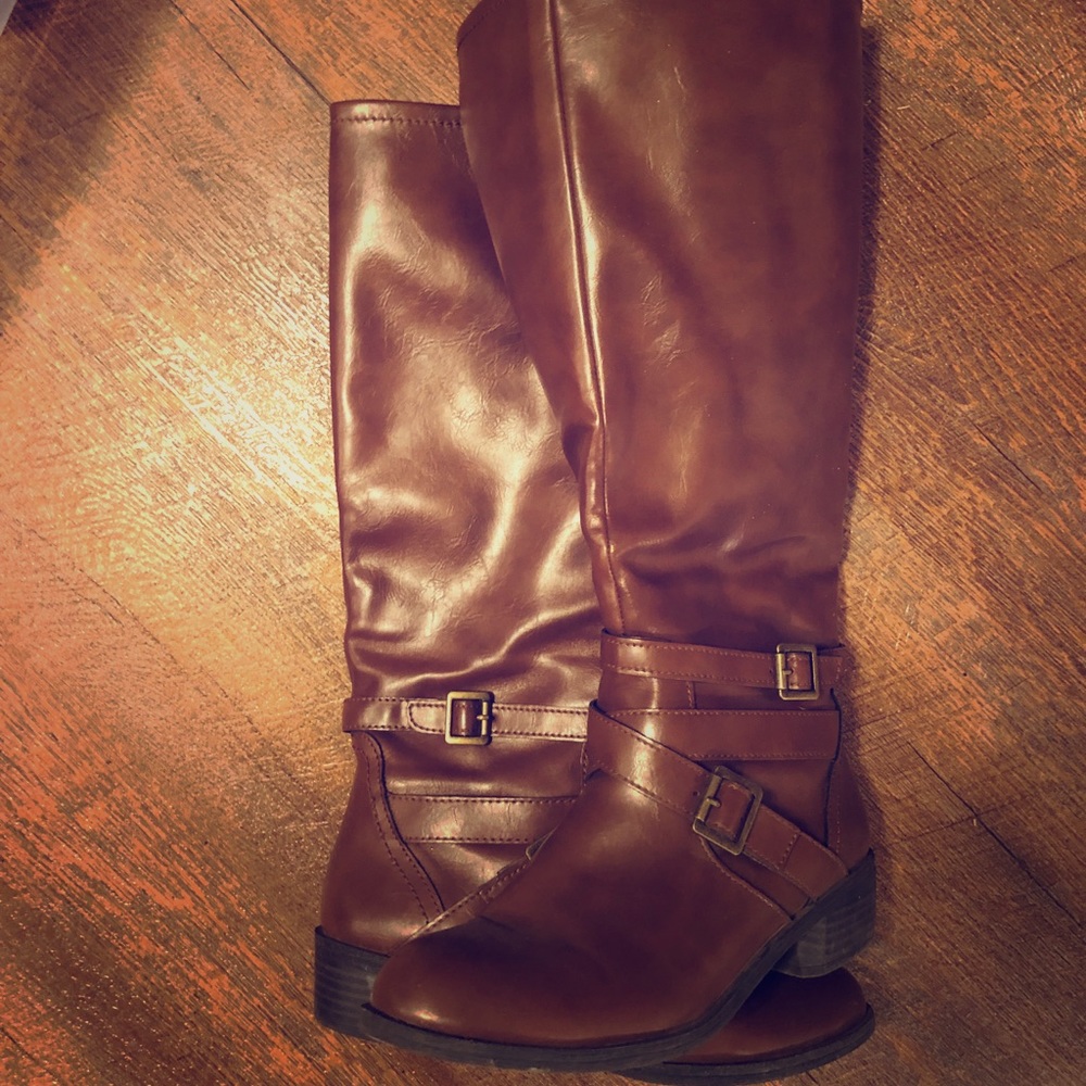 Arizona Brown Boots Size 7
